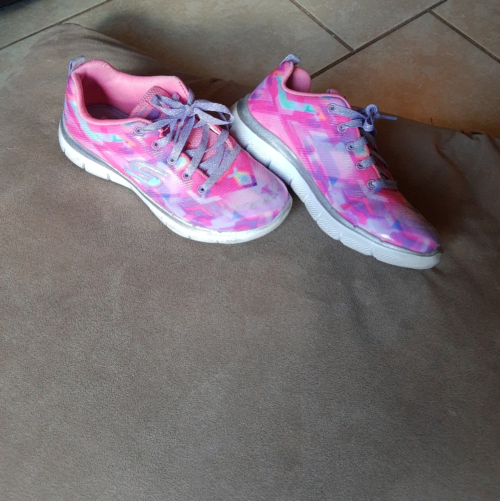 Skechers, Skech Appeal, girls size 2, pink, purple with silver letter